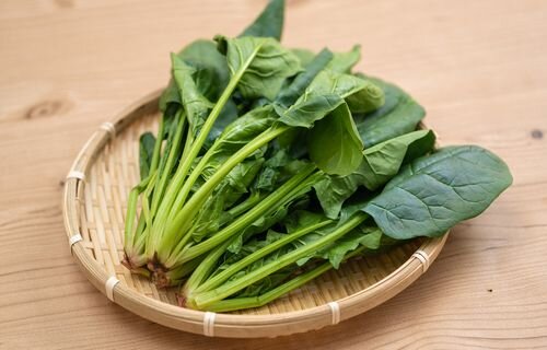 【マジ注意】「ほうれん草を絶対に水で洗うだけにするのはやめとけ！栄養は旨味は二の次で絶対にアク抜きしろ！」　→　やらなかった人は最悪◯◯◯になるぞ…