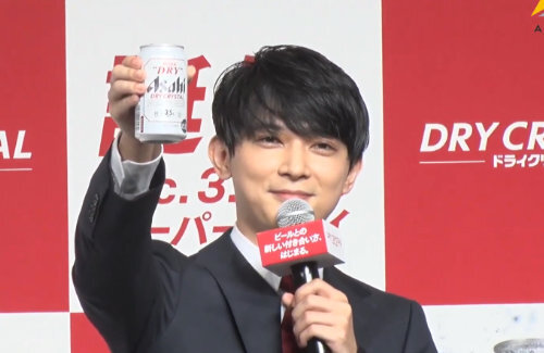 吉沢亮さんが年末に酔っ払って自宅マンションの隣室に無断で侵入した件について、容疑が固まり次第書類送検する方針へ