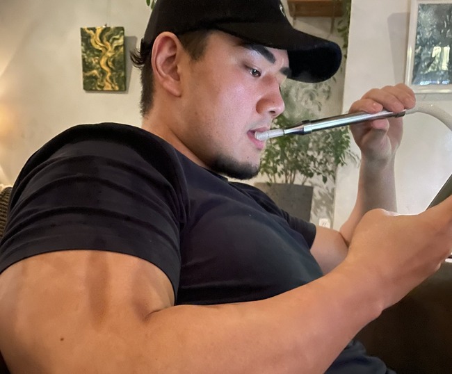 X民「このマッチョユーチューバーかっこよすぎ！」→画像付きでポストした結果、斜め上すぎる事態にｗｗｗｗｗ