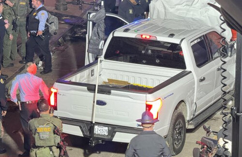 米ニューオーリンズの観光地　車が人々の群れに突っ込み、運転手が銃乱射　少なくとも10人が死亡