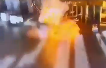 ラスベガスにあるトランプホテルで、テスラ製のトラックが爆発炎上！ 1人が死亡、7人が負傷　イーロン・マスク氏「荷台に乗っていた大きな花火が原因。車両そのものと無関係」