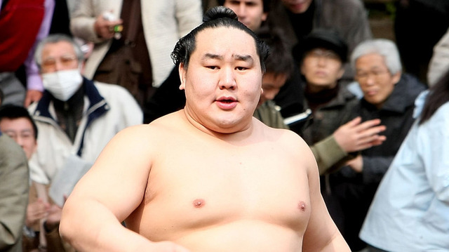 朝青龍が取材に来たフジテレビのリポーターに「会社つぶれたんじゃないの？」とぶっこむｗｗｗｗｗｗｗｗ