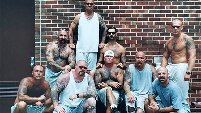 アメリカ人男性、男らしさを追求しすぎて逆に女々しくなってしまうｗｗｗｗｗｗ