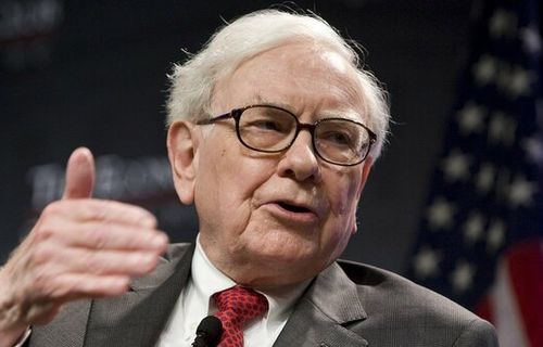 【ヤバい】世界一の投資家・バフェット氏、かつて「資産の99%をS&P500に投資すべき」と述べていたのに、そのETFを完全売却……　「景気後退リスクか」