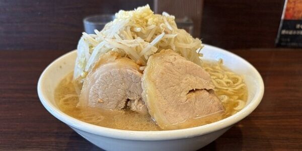二郎系ラーメン屋さん、お客さんがトイレを詰まらせる→店主ブチギレ「今すぐ◯◯してください。7万7千円かかりました。しかも直ってません」