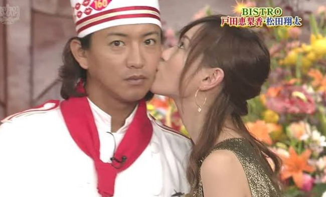 X女子「ビストロSMAP、勝者に女の子がキスするの気持ち悪かった！これもフジテレビだったね！」 → 13万いいね＆2000リプライ