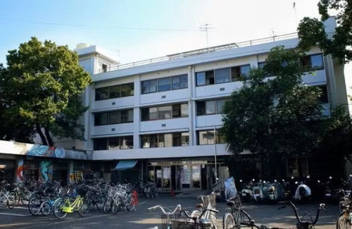 中核派系全学連の京都大学生ら6人、「総長室突入」と称して本部棟に押し入り拡声器で職員らを威圧、業務を妨害して逮捕