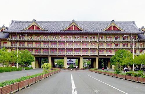 【衝撃】日本で非常に有名な『ある宗教団体』の宿泊施設、信者じゃなくても1泊1000円、1食250円という超激安で利用可能だと話題に！　まさかの「YouTuberも宿泊OK」ｗｗｗｗｗ
