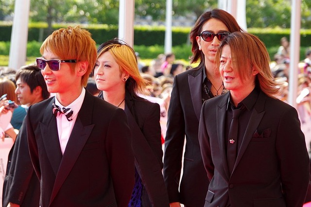 ミスチル、B'z、GLAY、ラルク、ジュディマリ、宇多田、椎名林檎←90年代の邦楽最高すぎるだろ