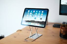 タブレットスタンドを使ってる絵描きは要注意！？ 思わぬ故障の原因に
