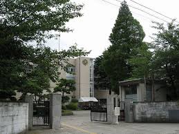 大阪が高校無償化した結果、人気が私立に集中！！ 偏差値68の寝屋川ですら定員割れに