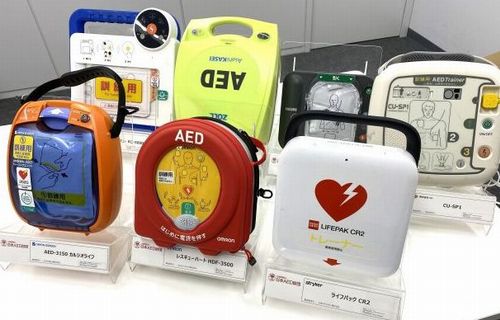マラソン大会で女性選手が心停止するも、駆けつけた救護員男性が「女性だから」とAED使用せず　→　結果…