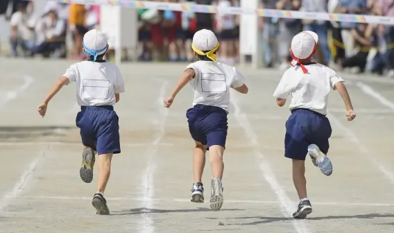 自衛官「謹慎中だけど子どもの運動会見に行っていいっすか？」上官「いいよ」 →その後最悪の事態に・・・