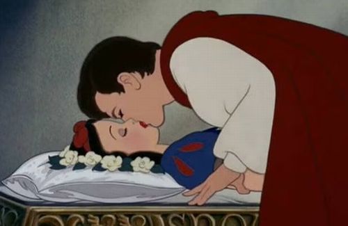 【知ってた？】『白雪姫』が王子様のキスで目覚めるの、実はディズニーの原作改変です　→　原作ではどうなってたのかと言うと、あまりにヤバすぎたｗｗｗｗｗ