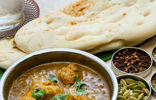 【画像】あるインドカレー屋さん「物価高でナン1枚しかおかわりダメになった…ごめんね」　→　お詫びに取った行動がエグすぎて客が悲鳴！　これはｗｗｗｗｗ