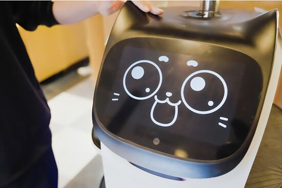 しゃぶしゃぶ店「かわいい猫型ロボが料理を配膳する仕組み作りました！」→客による〇〇被害が相次ぎ謝罪する羽目に・・・
