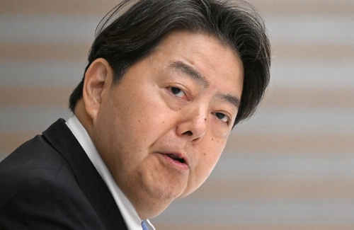 林官房長官、アメリカに『遺憾の意』を発動！鉄鋼とアルミニウムに25%の追加関税「日本製品は代替が難しく、アメリカの製造業の競争力強化に不可欠」