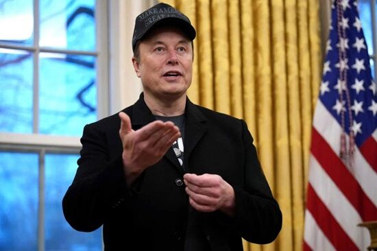 イーロン・マスク、ガチでお金配りおじさんになる「〇〇したら100ドルあげるよ」