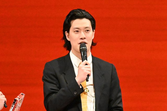 漫才賞レースで初審査員になった粗品が超辛口でも視聴者からは「それがいい。」