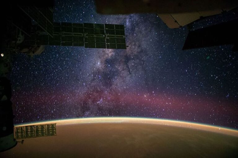 国際宇宙ステーションのカメラがチュニジアの砂漠地帯で奇妙な模様を発見