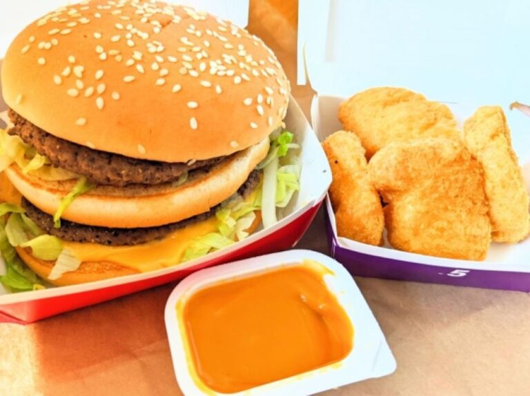 マクドナルドにふらりと現れた男性、その日訪れた顧客の食事代全てを支払う