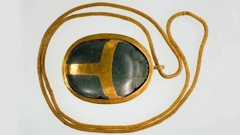古代エジプトで死者が身に着けていたハートスカラベのネックレスに込められた思い