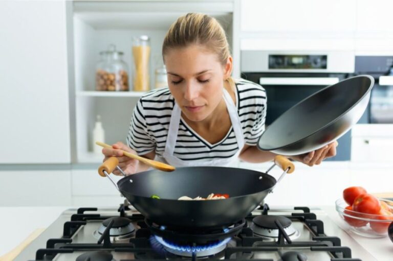 食べ物の匂いを嗅ぐと満腹感を得られる。ただし太っている場合は例外