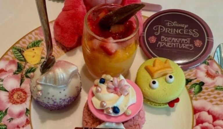 夢の国での朝食代が5人で13万5千円。ディズニープリンセスと楽しむ朝食代が話題に