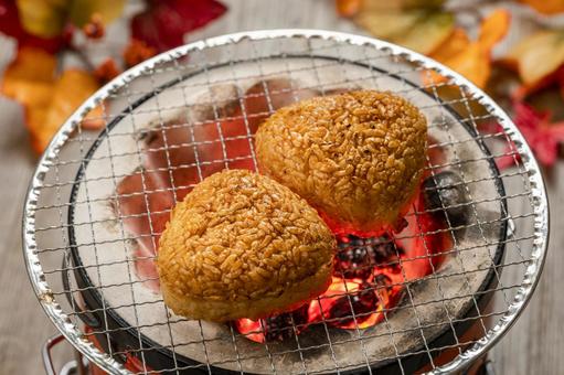 小学生の息子を持つ母「お米高い！変えないから冷凍の焼きおにぎりしか食べられないの！」