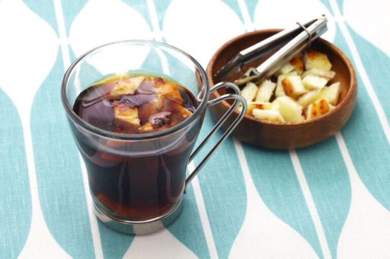 コーヒーにチーズを入れる、北欧伝統の「カフェオスト」そのお味は？