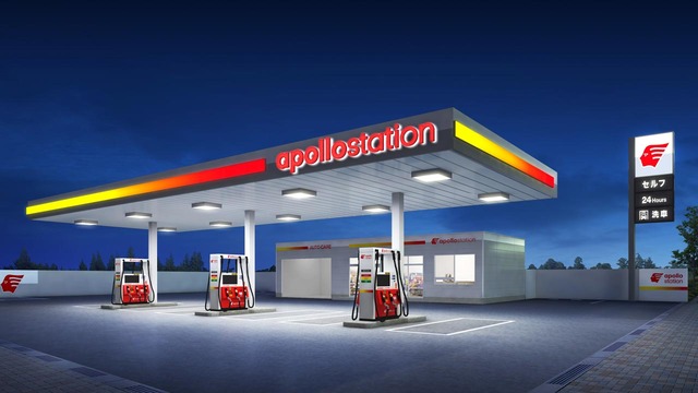 ガソスタで上半身裸の男がガソリンを溢れさせる、薬をばらまく、車の窓を開けたまま洗車機にぶっこむ、警察官をひっかいて逮捕される