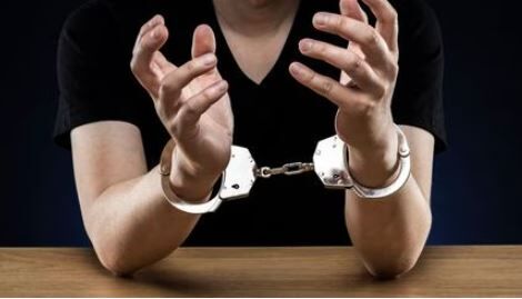 【悲報】犯罪で逮捕された人の第2の人生があまりにも地獄すぎる…盗撮で懲戒免職になった教師の末路がこちら