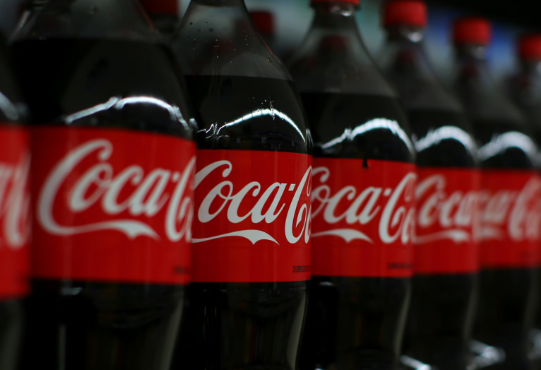 コカ・コーラ、甘味料に「本物のサトウキビ糖」を使うことに　トランプ大統領の働きかけにより