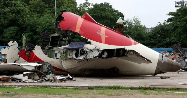 インドで飛行機墜落事故。原因は「機長が突然スイッチオフに」
