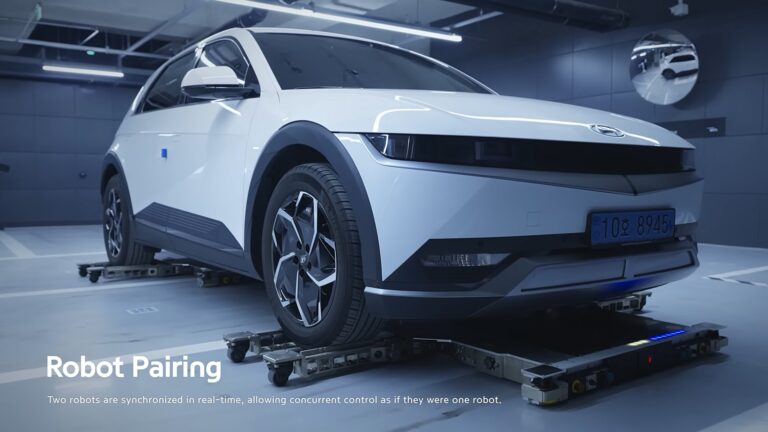 駐車はおまかせ！車の下に潜り込んで上手に車を駐車してくれるロボット登場