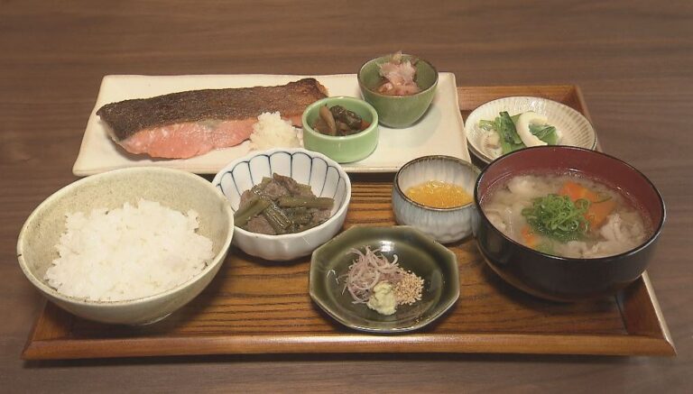 「3千円の鮭定食」古民家レストラン閉業へ。人気シェフの鳥羽周作氏さん監修メニューで当初話題になるも客足が伸び悩む⤵