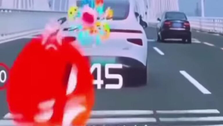 ドライバーの怒りを発散させるため、バーチャル絵文字の発射機能を搭載した車