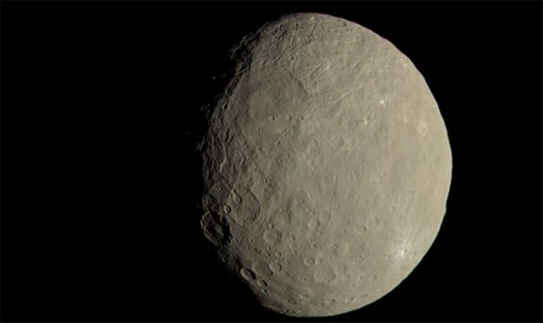準惑星「ケレス」に放射性熱エネルギーの痕跡、かつて生命が存在した可能性（NASA）