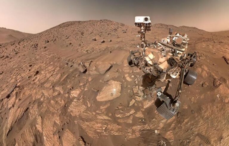 火星で明確な生命の兆候を発見、NASAが発表