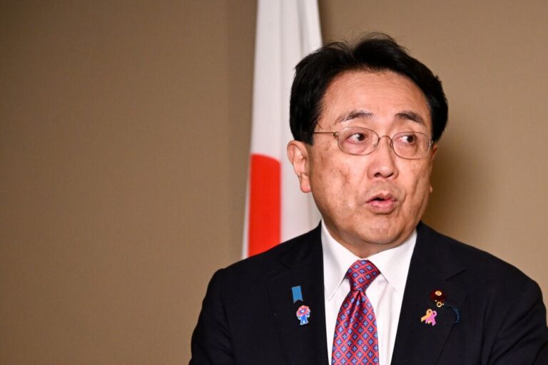 赤沢大臣「え、対米80兆円投資による円安進行が不安なの！？円売り取引は発生しないから心配は不要だよ」
