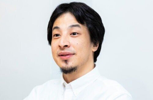 ひろゆき「オートロックマンションに他人が出入りできるように税金で整備しようとしてるのは、創価学会が布教したいからと邪推してる。国土交通大臣は創価学会の信者だしね」