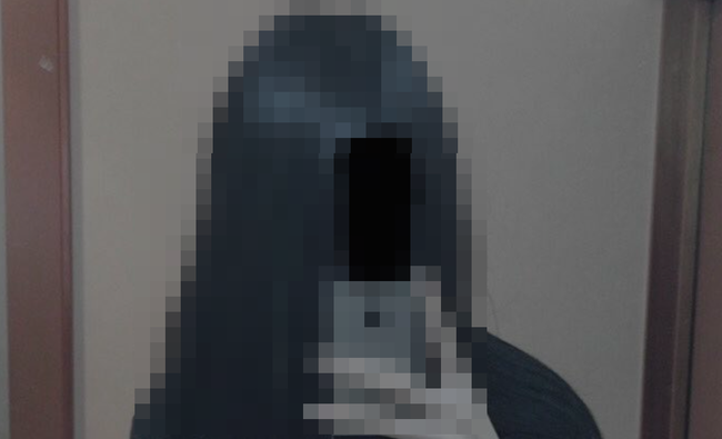 ガチひきこもり歴11年目の人が自撮りを公開 → 髪がヤバすぎるｗｗｗｗｗ