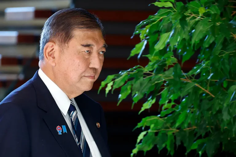 石破茂首相「国民1人当たり2万円給付してやるよ、但し所得が一定以上高い奴は除外な」