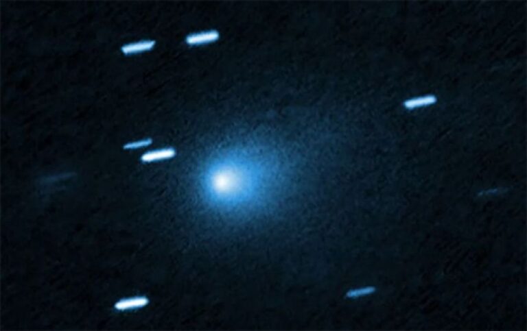 恒星間天体「3I/ATLAS」に変化、太陽に向いていた尾がひっくり返り逆方向へ