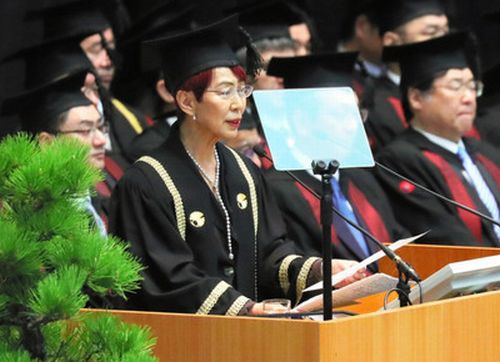 X民「上野千鶴子氏が高市早苗議員を嫌うのは生き方が真逆だから」⇒ 5万いいね超え