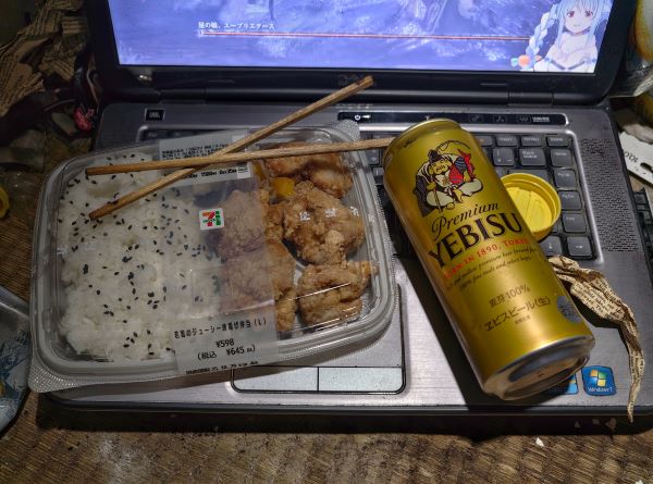 生活保護X民「コンビニで弁当とビール買っただけで1000円超え。1日3食で1ヶ月の食費9万。高市総理、国民は食事するなってことですか？」→炎上