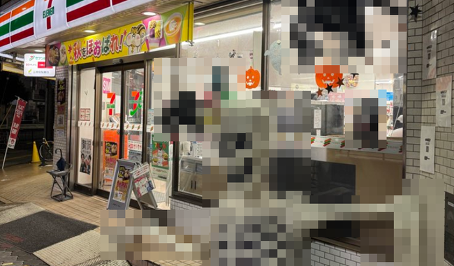 客「ここのセブンイレブン、ハロウィンに気合入りすぎてビビったｗ」ﾊﾟｼｬｯ → クオリティヤバすぎて15万いいねｗｗｗｗｗ