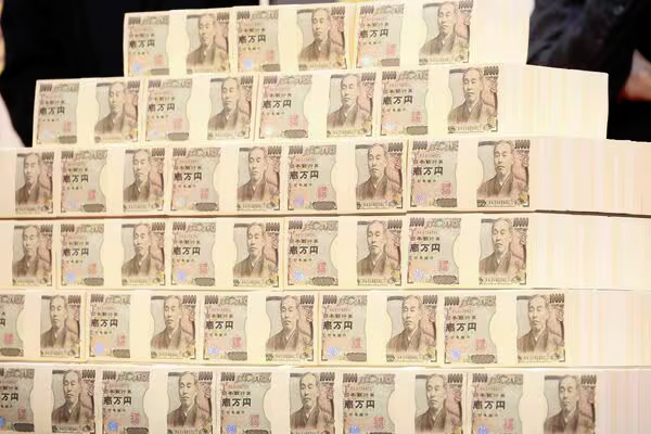 不動産会社の役員が自宅に現金10億円所持！！　相続税約5億2300万円を脱税か