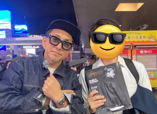 X民「渋谷行ったら謎の雑誌とサイン貰ったんだけど、なんだこれ？」→マジで凄い人だと判明ｗｗｗｗｗ