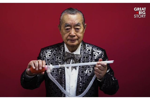 天才発明家ドクター・中松さん、畑の野菜を収穫するかのように特許を2つ取得